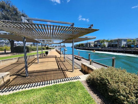 Luxurious, Entertainers Delight! - Tourism Noosa 3