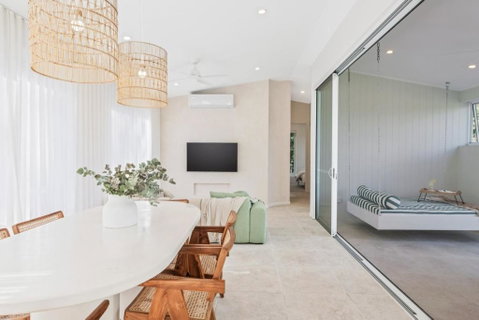 Luxurious Mediterranean-Inspired Guesthouse - Tourism Noosa 2