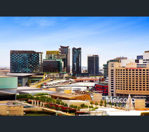 Luxury 2B2B 2 Tandem Carparks Prima Pearl Southbank Next To Casino & City - Tourism Noosa 3