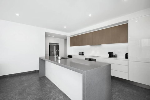 Luxury Apartment Caves Beach 4 Bed - Tourism Noosa 1