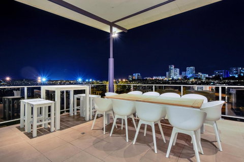 Luxury Darwin City Lights Jacuzzi Central Location Large House New Furnishings - Tourism Noosa 2