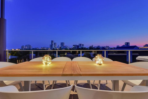 Luxury Darwin City Lights Jacuzzi Central Location Large House New Furnishings - Tourism Noosa 0