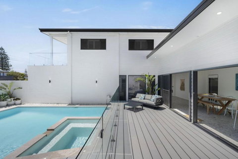 Luxury House, Ocean Views, Salt Pool & HOT Spa - Tourism Noosa 1