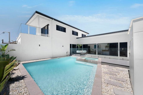 Luxury House, Ocean Views, Salt Pool & HOT Spa - Tourism Noosa 0