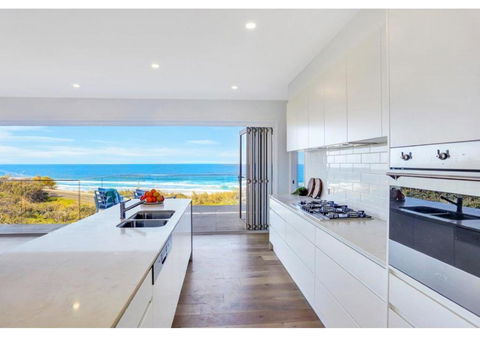 Luxury Ocean View Property - Tourism Noosa 2