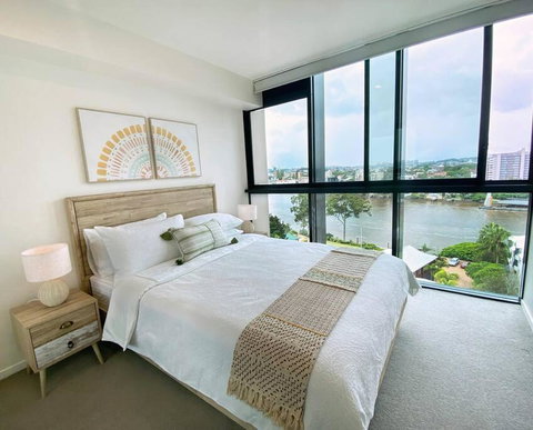 Luxury River View Holiday Home - Tourism Noosa 0