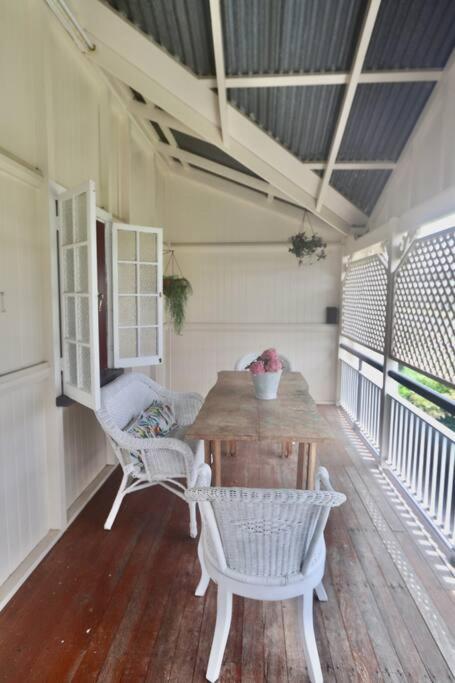 MAGNOLIA HOUSE ON THE CREEK - STANTHORPE - Tourism Noosa 2