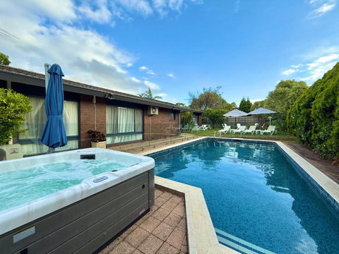 Luxury Family Poolside Villa Brighton Beach - Tourism Noosa 0