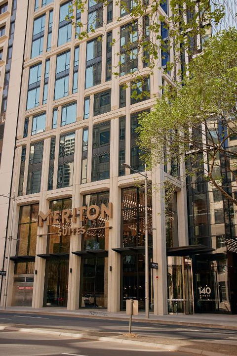 Meriton Suites Melbourne - Tourism Noosa 1