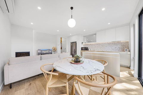Mia-2B2B-Exceptional Style Living In Brighton East - Tourism Noosa 1
