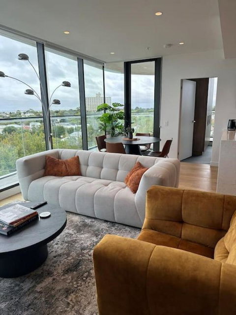 Modern 2 BRM Apt In Williamstown - Tourism Noosa 2