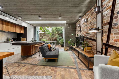 Modern & Stylish 3BR In Redfern - Tourism Noosa 0
