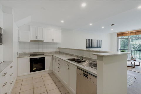 Modern Apartment In The Heart Of Canberra - Tourism Noosa 3