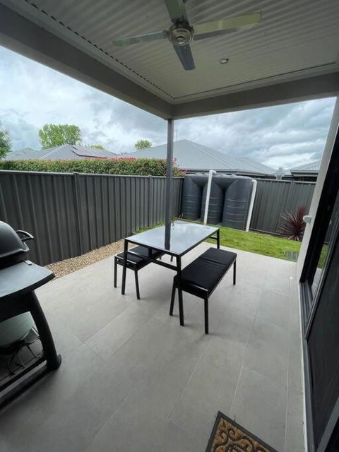 Modern Home Away From Home - Tourism Noosa 1