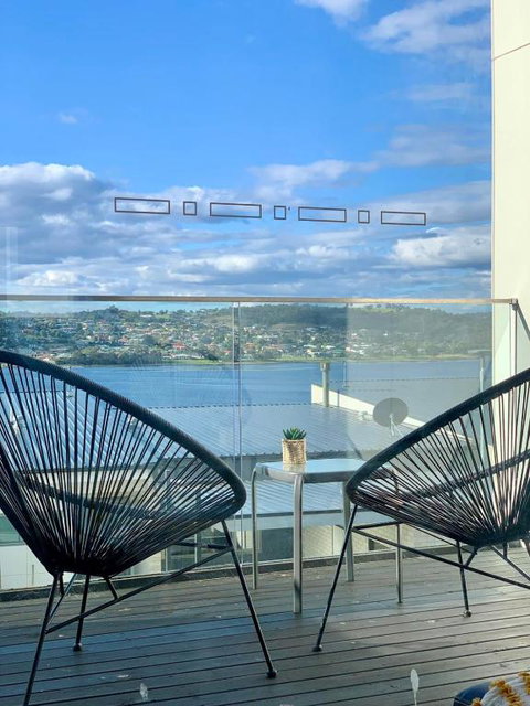 Modern Villa With Water View - Tourism Noosa 2
