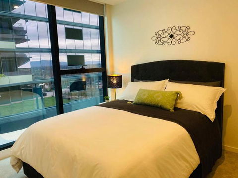 Moody Moon Apartment @ Sky Garden - Glen Waverley - Tourism Noosa 1
