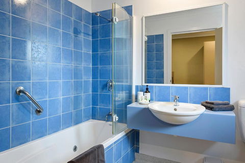 Motel Strahan - Tourism Noosa 3