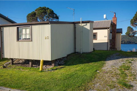 Mt Lyell (Back Cabin) - Tourism Noosa 0