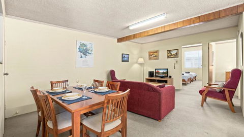 Myee Court - Tourism Noosa 2