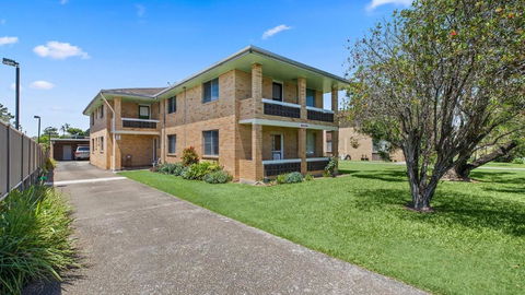 Myee Court - Tourism Noosa 1