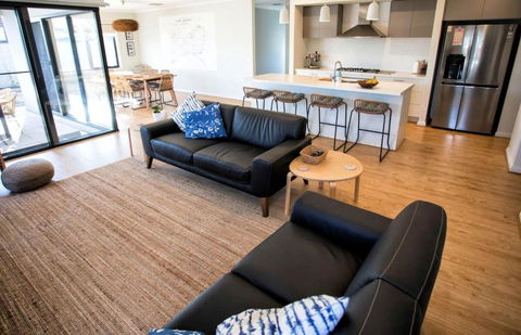 NAUTILUS - Tourism Noosa 0