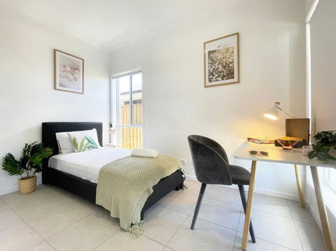 New Utopia 4 Bedrooms House Near Springfield - Tourism Noosa 2
