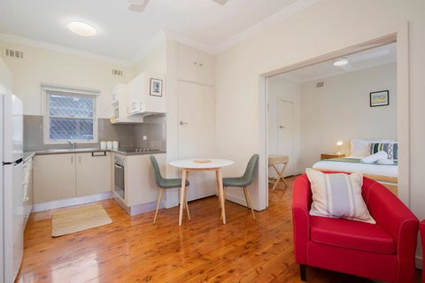 Newcastle Nook - Convenient Comforts In The CBD - Tourism Noosa 3