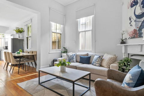 Newtown Nest - Chic Terrace Living Off King Street - Tourism Noosa 0