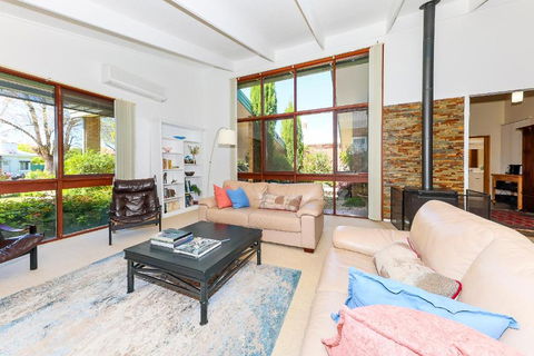 Nixon House - Tourism Noosa 3