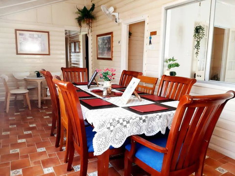 Oakwood House - Entire House Rental - 5 Bedrooms With Netflix And WiFi - Tourism Noosa 2