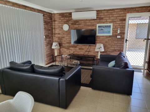 Ocean Beach Chalet 16 - Tourism Noosa 0
