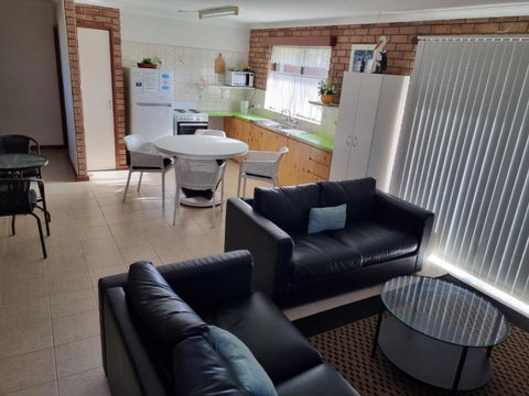 Ocean Beach Chalet 16 - Tourism Noosa 2