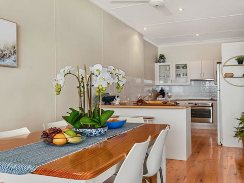 Ocean Blue Apartment Two - Tourism Noosa 1