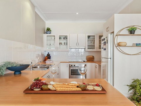 Ocean Blue Apartment Two - Tourism Noosa 2