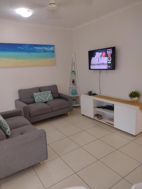 Ocean Breeze Apartments Hervey Bay - Tourism Noosa 3