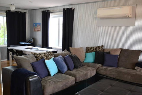 Ocean Breeze - Tourism Noosa 2