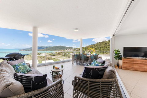 Ocean Dreams On Airlie - Premiere - Tourism Noosa 3