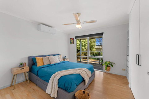 Ocean Grove Beach Home With Free WiFi - Tourism Noosa 2