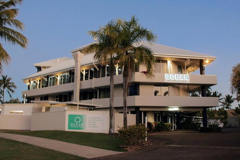 Ocean International Hotel - Tourism Noosa 0
