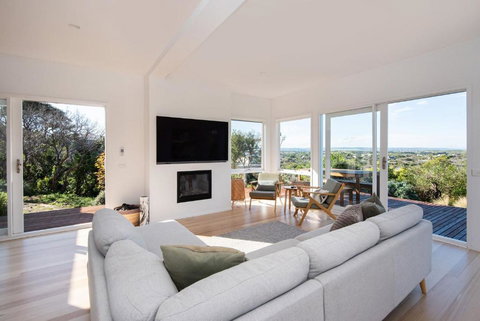 Ocean Panorama Atop The Rye Tea Trees - Tourism Noosa 1