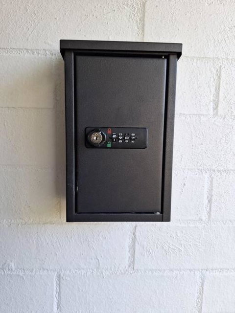 Ocean Shores 4 Bedroom House - Tourism Noosa 3