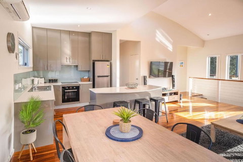 Ocean Stays - Mollymook - Tourism Noosa 2