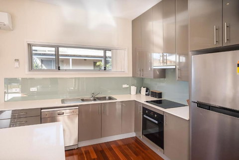 Ocean Stays - Mollymook - Tourism Noosa 3