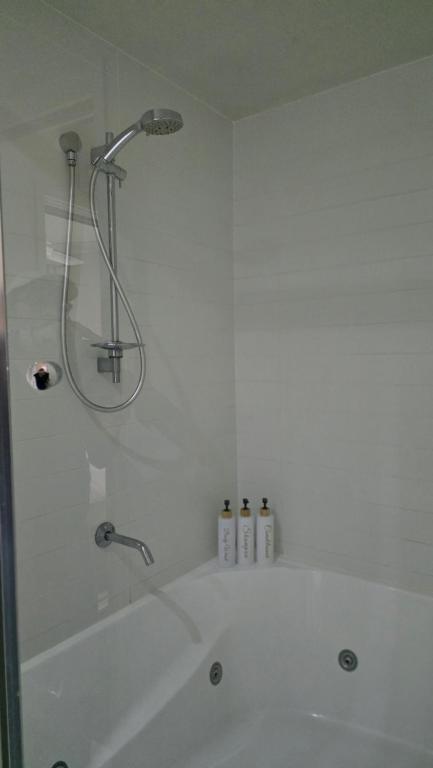 Ocean Retreat - Tourism Noosa 2