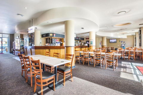 Nightcap At Pritchards Hotel - Tourism Noosa 2