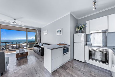 OCEAN VIEWS 16 Pool & Spa Wi-FI - Tourism Noosa 2