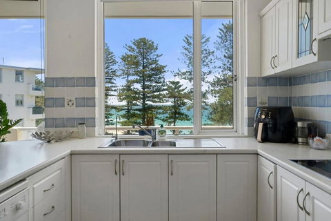 Oceanfront Serenity Amazing Views To Manly Beach - Tourism Noosa 1