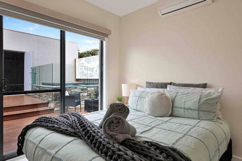 OG Spa Retreat- 3 Bedroom, Spa, Central, Aircon - Tourism Noosa 1