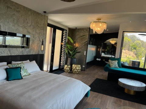 On Eagle Wings Mountain Retreat & Spa - Tourism Noosa 3