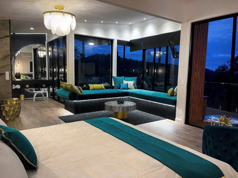 On Eagle Wings Mountain Retreat & Spa - Tourism Noosa 1